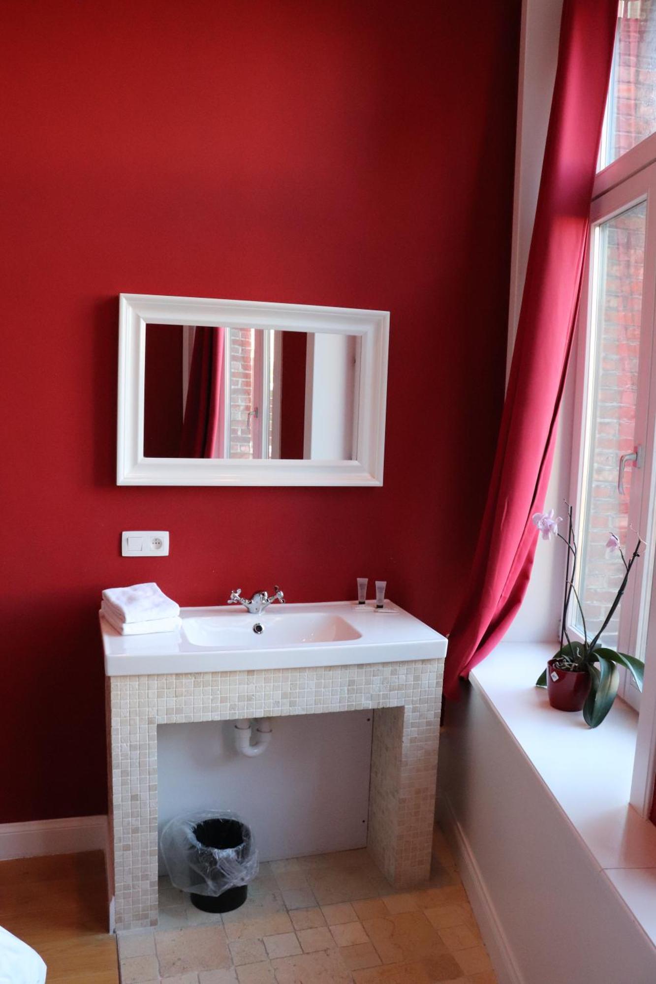 Hostel Lybeer Private Rooms Just For Two! Bruges Room photo