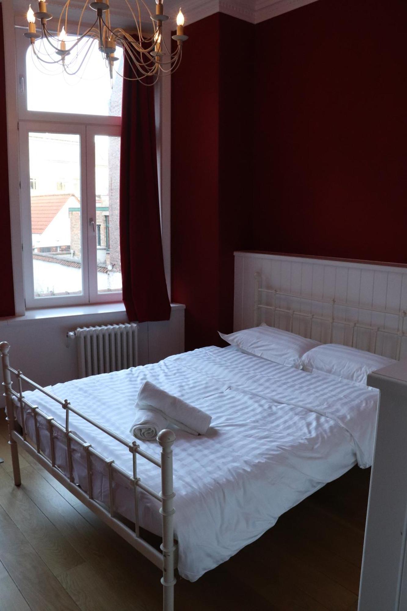 Hostel Lybeer Private Rooms Just For Two! Bruges Room photo